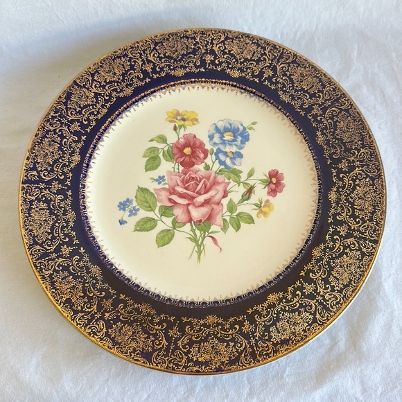 Imperial Salem China Co. set of four vintage dinner plates with 23-karat…